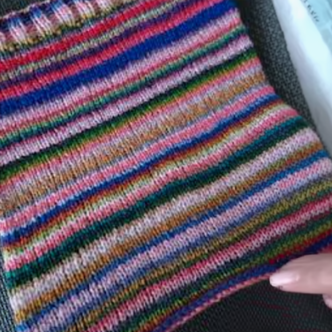 Amelia - Cozy Retro Sweater